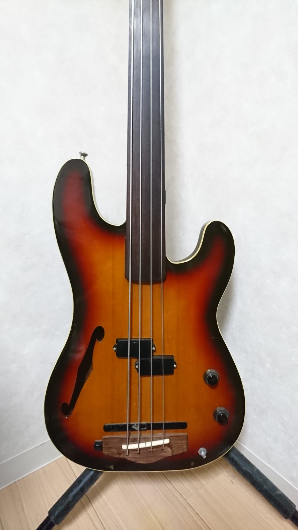 Fender JAPAN PBAC-100FL フレットレスベース プレべ Precision Bass